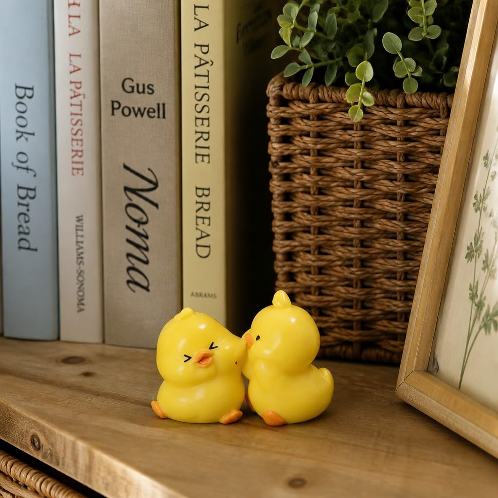 8PCS Kawaii Animal Animal Couples Figurines Set of 8 – Frog, Rabbit, Puppy, Duckling Pair Mini Figures, Cute Collectible Figurines Playset for Desk Decor & Party Favors